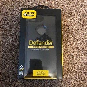 NEVER USED OTTER BOX WITH CLIP